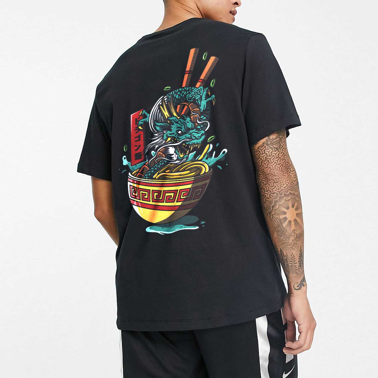 تیشرت طرح اژدها در کاسه نودل